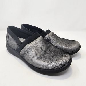 Clarks Cloud Steppers Sillian Blair Slip On Shoes 8M Metallic Silver Black Flats